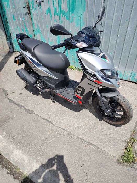 Scuter Aprilia SR 125 nou, bord digital, doar 20 km rulaj!