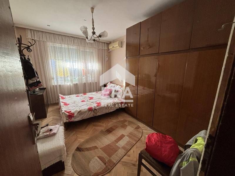 Два етажа от жилищна кооперация  в кв. "Училищни"