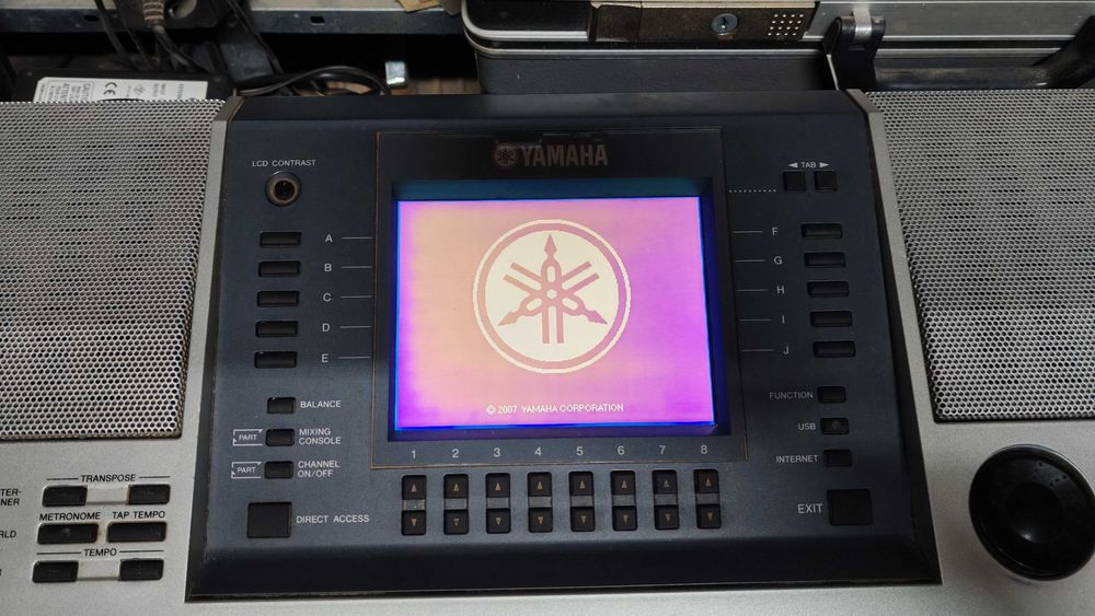 Синтезатор Yamaha PSR S700