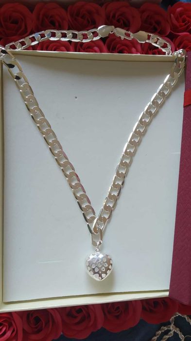 Нов, дамски, плътен сребърен ланец в кутия.10 налични модели.