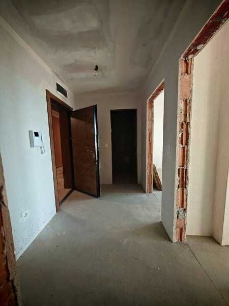 Продава се Двустаен апартамент в Бургас, Изгрев - 69 кв.м за 1421 €/кв.м - Снимка #4