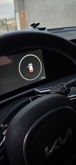 Kia Sorento Oq. Benzin  2024 yil oxiri  kraska toza  3.5 7ta oʻrinli.