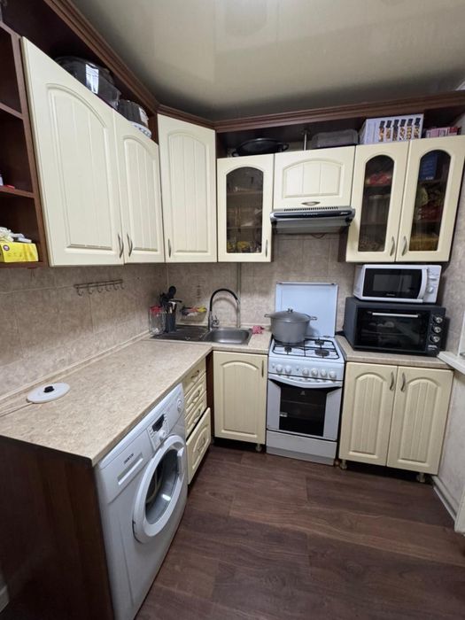 Продам кухонный гарнитур в хорошем состоянии