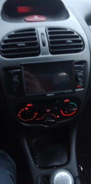 Vând Peugeot 206