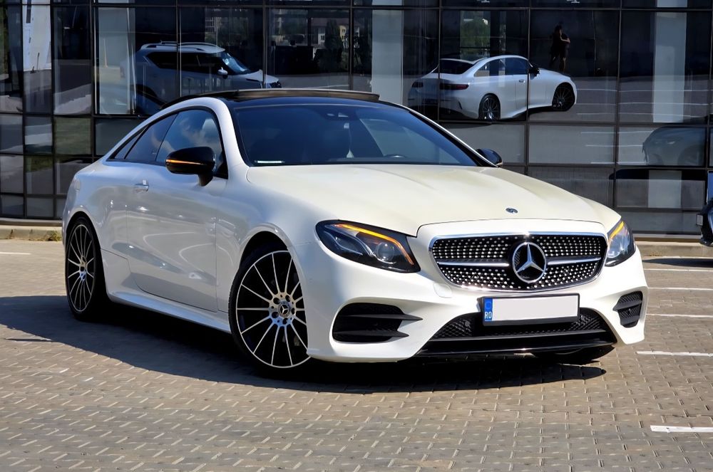 Mercedes-Benz E Coupe Alb Perlat AMG Panormanic Burmester Memorii