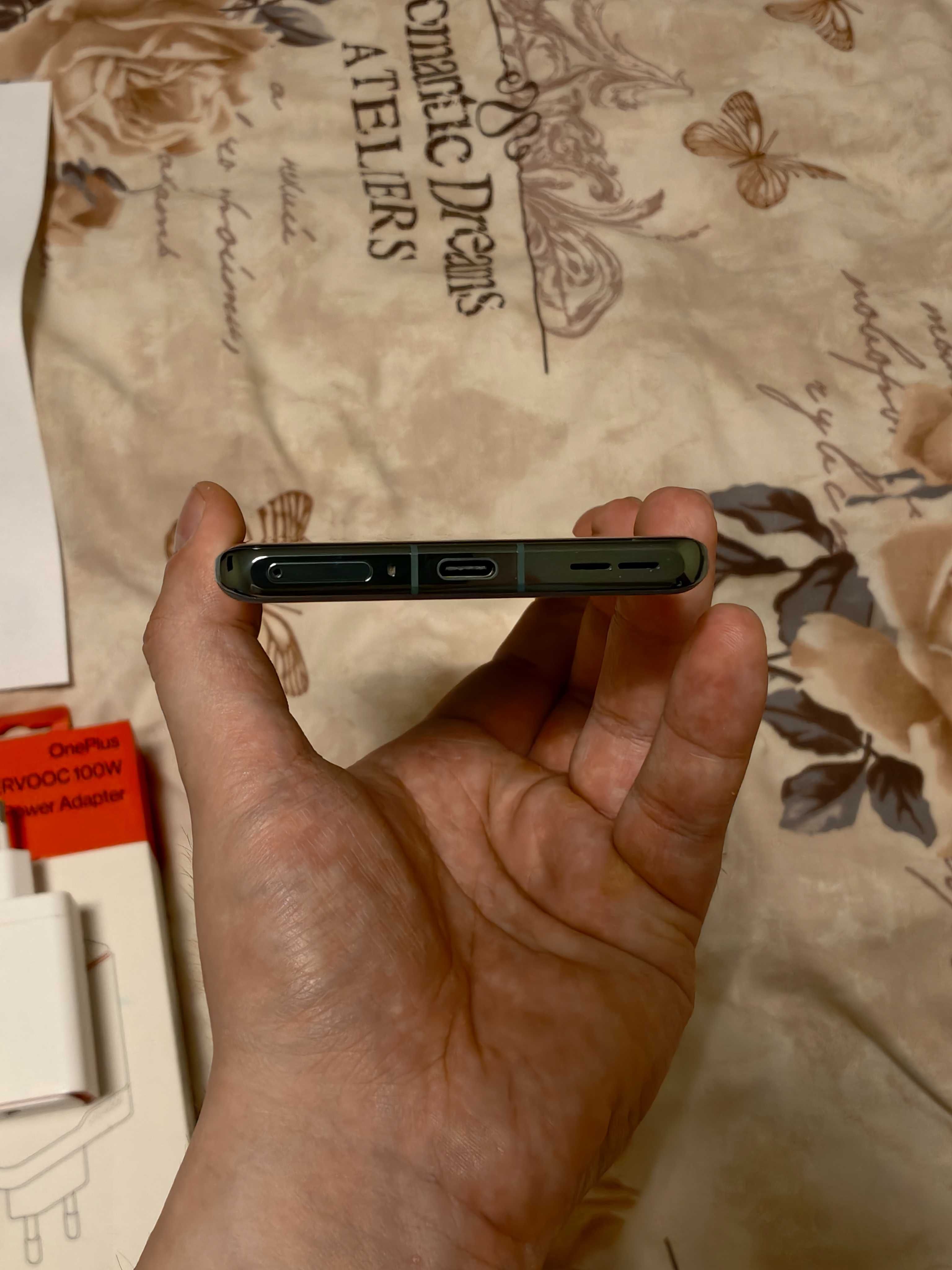 OnePlus 12 16/512 много запазен в гаранция