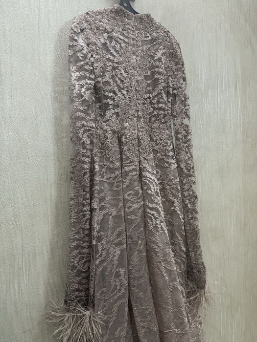 Вечернее платье со шлейфом