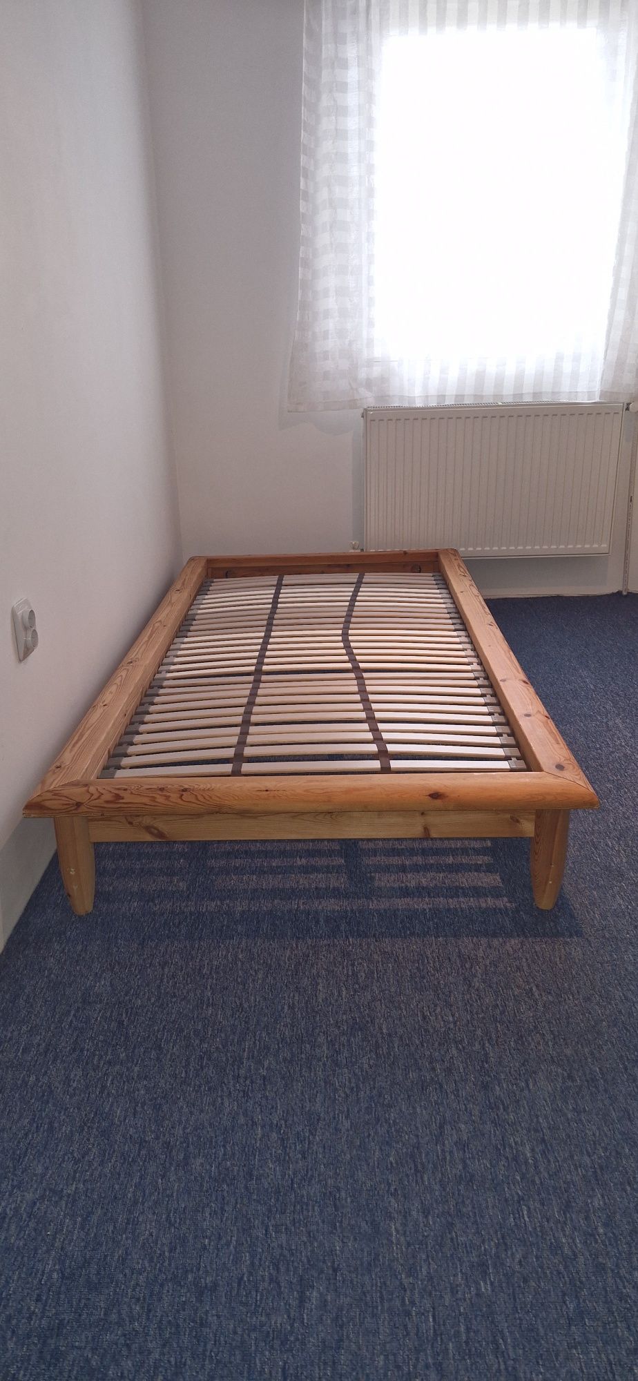 Pat 90/200 cm. din lemn de brad