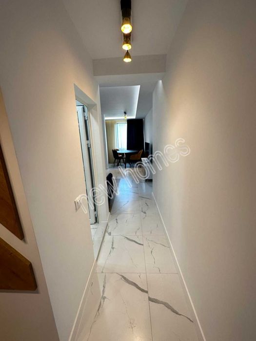 Продава се Тристаен апартамент в Пловдив, Младежки Хълм - 94 кв.м за 2181 €/кв.м - Снимка #9