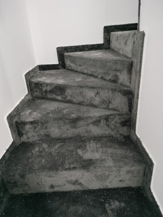 Montaj mochetă, plintă mochetă