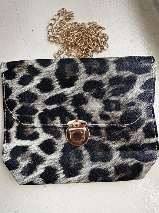 Чантичка тип портмоне