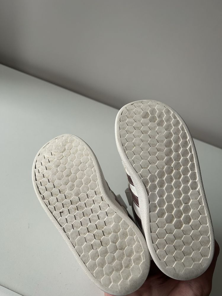 Маратонки Adidas за момиче