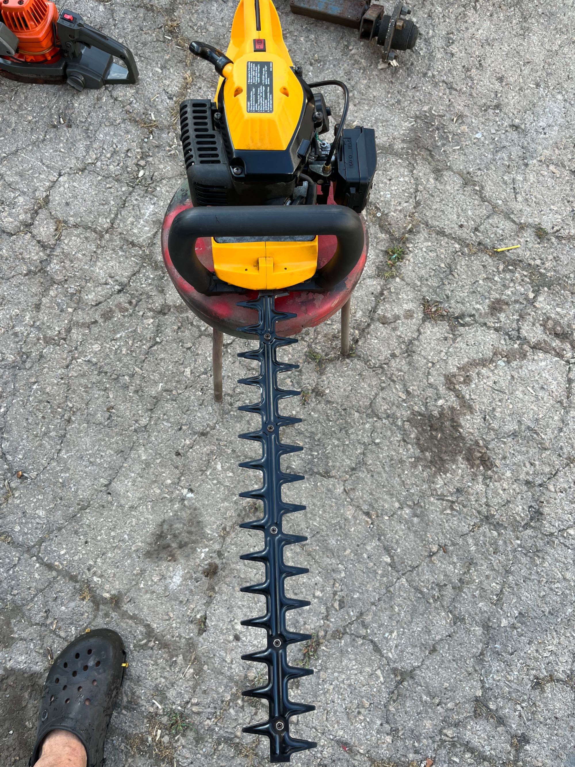 Моторен храсторез  JCB