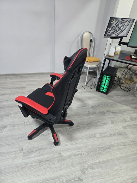 Игравое кресло почти новое