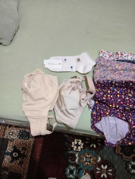 Трусы женские  разные носки женские