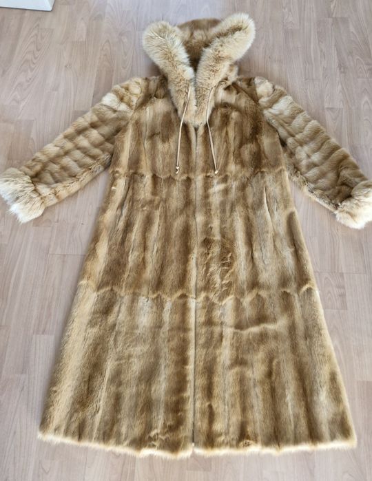 Palton din blana naturala M
