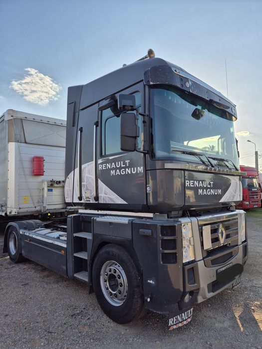 Vând camion Renault Magnum sau schimb cu remorca.