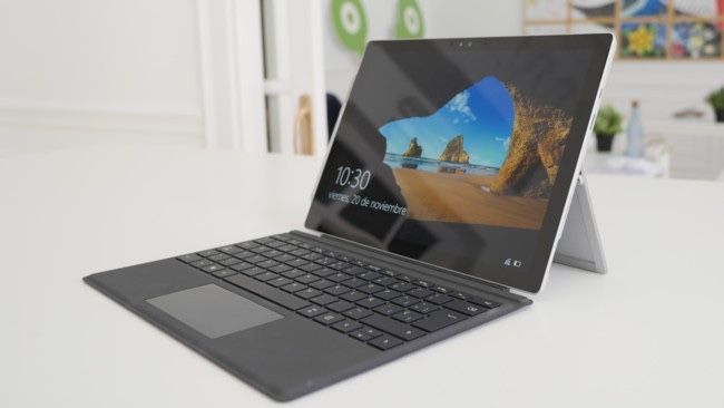 Microsoft Surface Pro 4 Intel Core i5 / 4 ГБ ОЗУ / SSD /