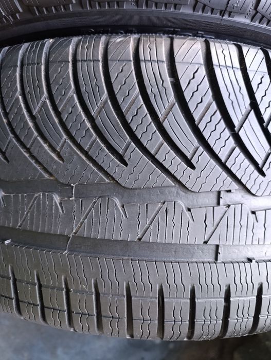 Anvelope de iarnă 235 40 18 Michelin