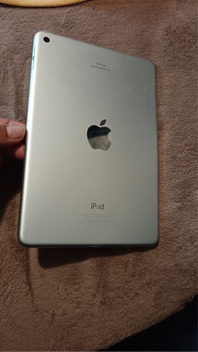 Ipad mini generatia 4