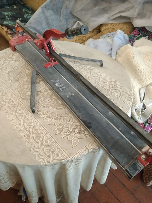 Плиткарез 1м отличный.