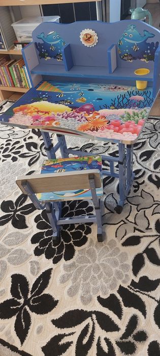 Vând 2 birouri copii cu scaun