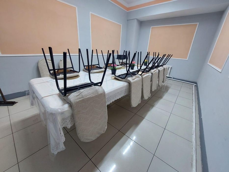 Стол в гостинную