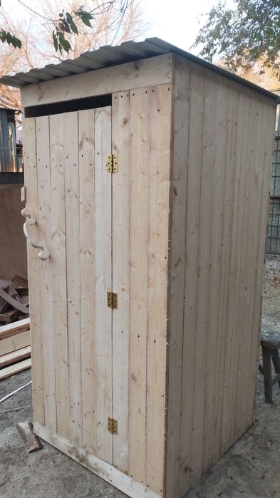 Продам деревянный туалет