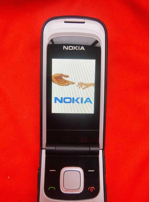 Nokia 2720a-2 ( orice rețea, impecabil)