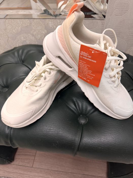 Продам кроссовки Nike оригинал