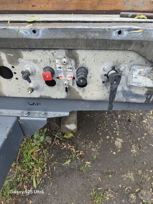 Remorca Platforma auto/platou 4.8 tone perne aer