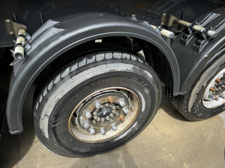 Semiremorca schmitz basculabila