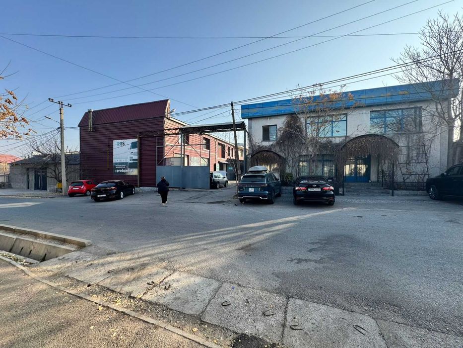 Производственная база с отдельно стоящим офисным помещением