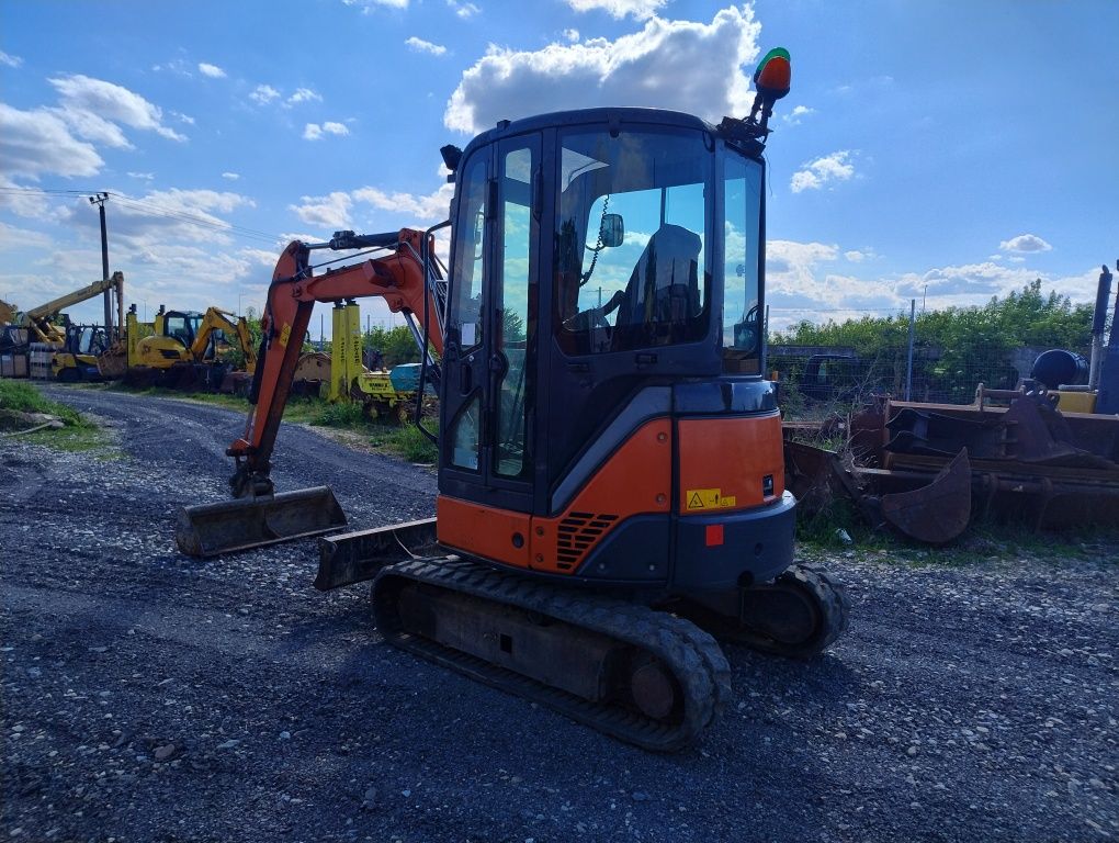 Miniexcavator Hitachi ZX29U 3100kg 2015