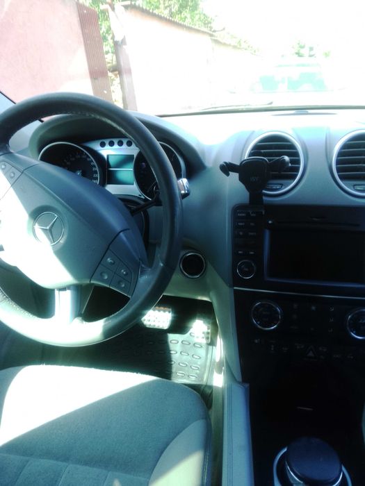 Vând Mercedes ml 320