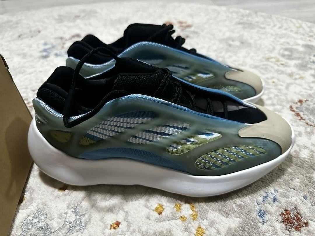 Кроссовки Adidas Yeezy 700 V3 style