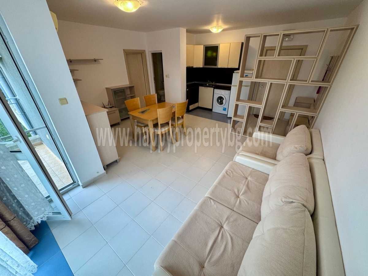 Продава се Двустаен апартамент в Свети Влас - 57 кв.м за 1150 €/кв.м - Снимка #2