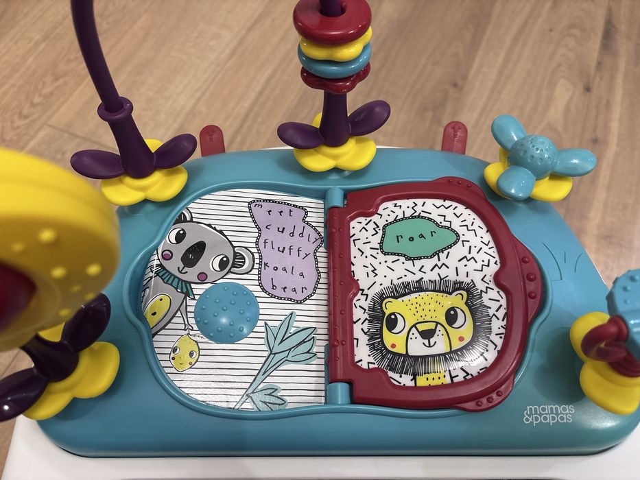 Столче с табла за игра Mamas & Papas - Baby Snug