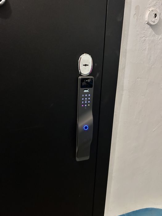 Установка умных электронных замков!