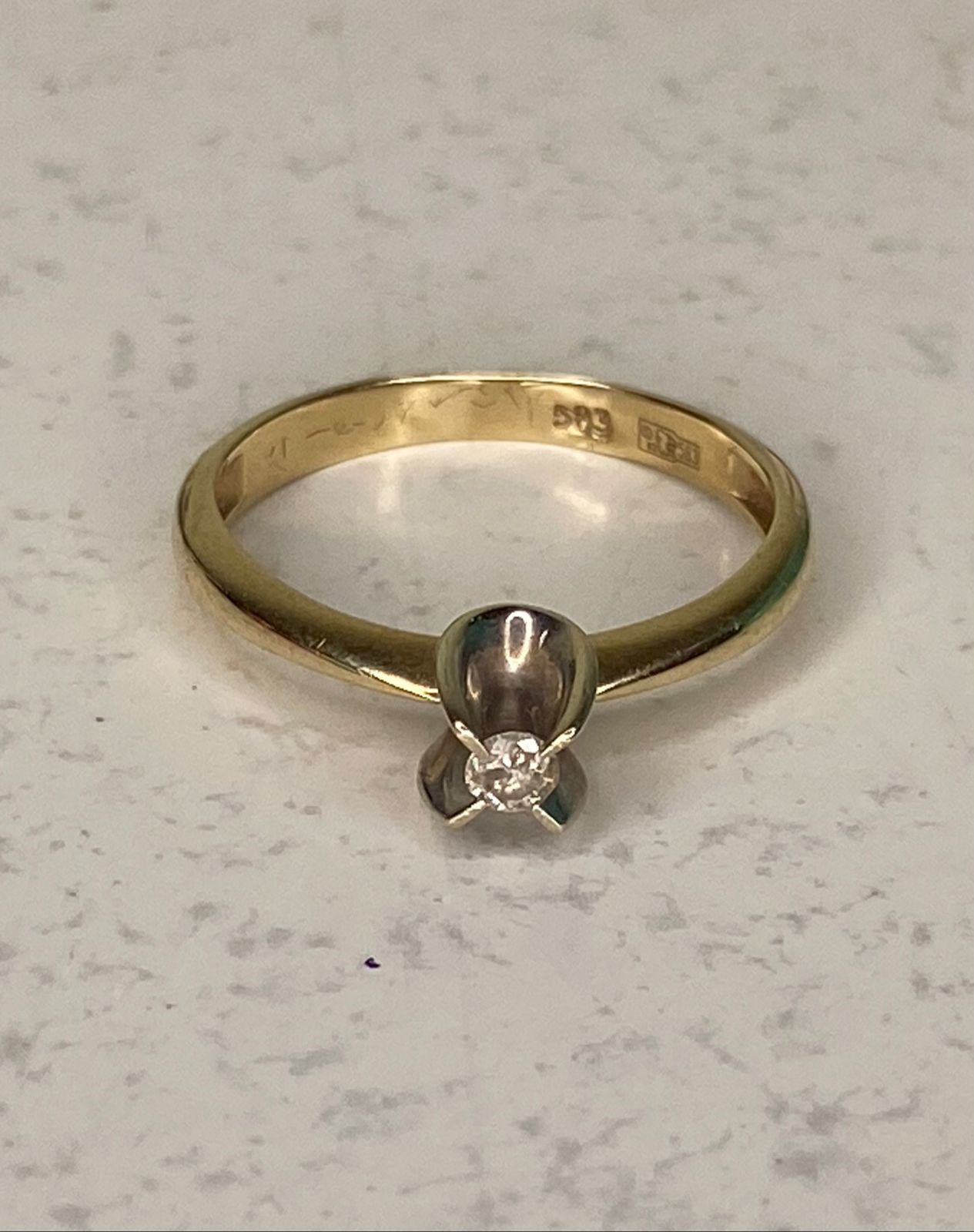 Кольцо с бриллиантом 2 карат