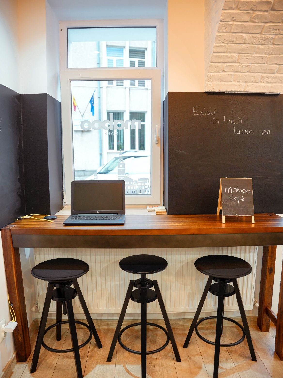 Afacere cafenea în centru Brasov - complet amenajată și funcțională