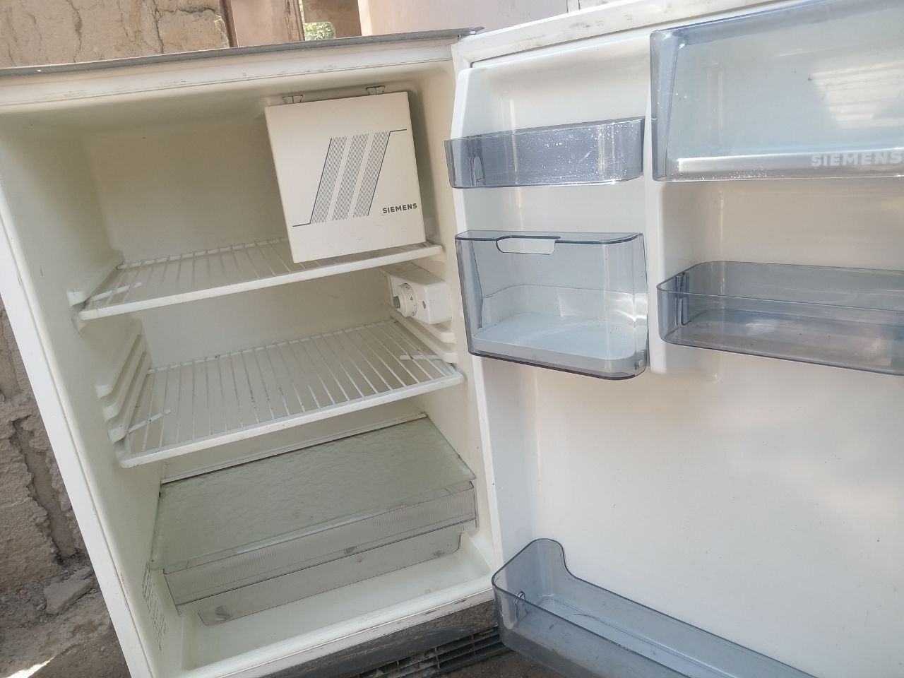 Срочно продам мини холодильник