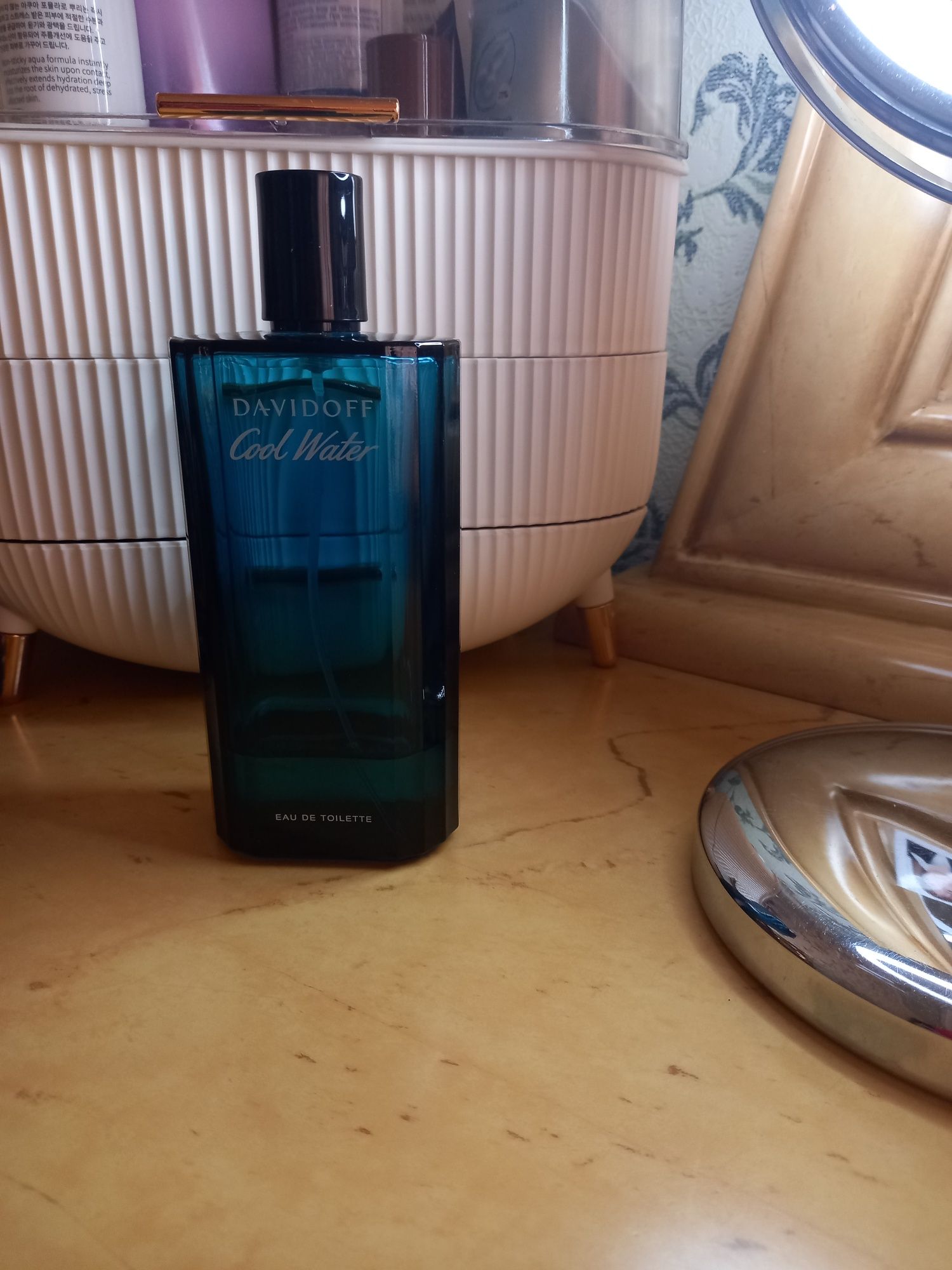 Davidoff cool water ( duty free)