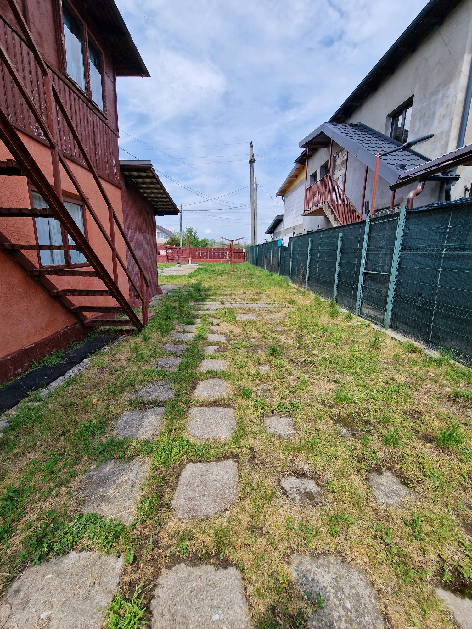 Casa Bradu P+1 70m Teren 1400m. Apa Gaze Curent+Canalizare+2 Anexe