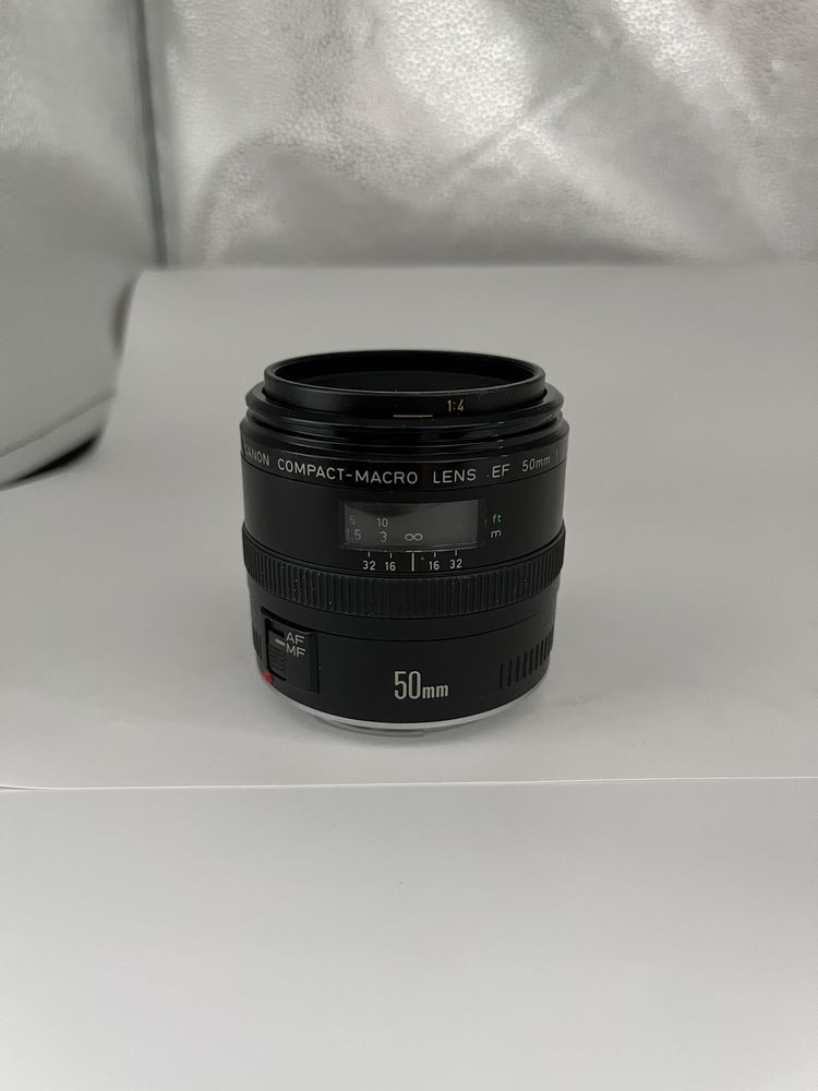 Продается объектив Canon EF 50 mm f/2.5 Compact-Macro