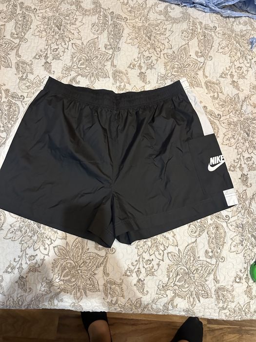 Дамски къси панталонки Nike