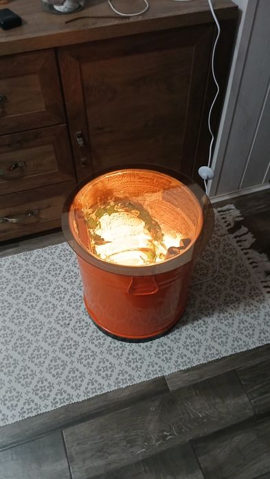 Дизайнерска LED Infinity маса – ефектна и стилна декорация