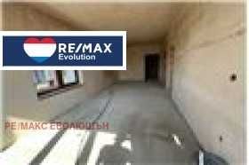 Продава се Къща в Разград, Бели Лом - 342 кв.м за 293 €/кв.м - Снимка #8