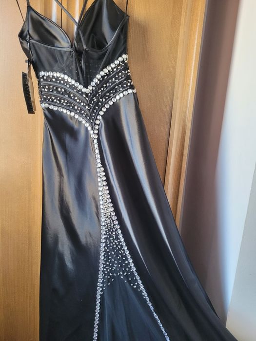 Официална черна рокля