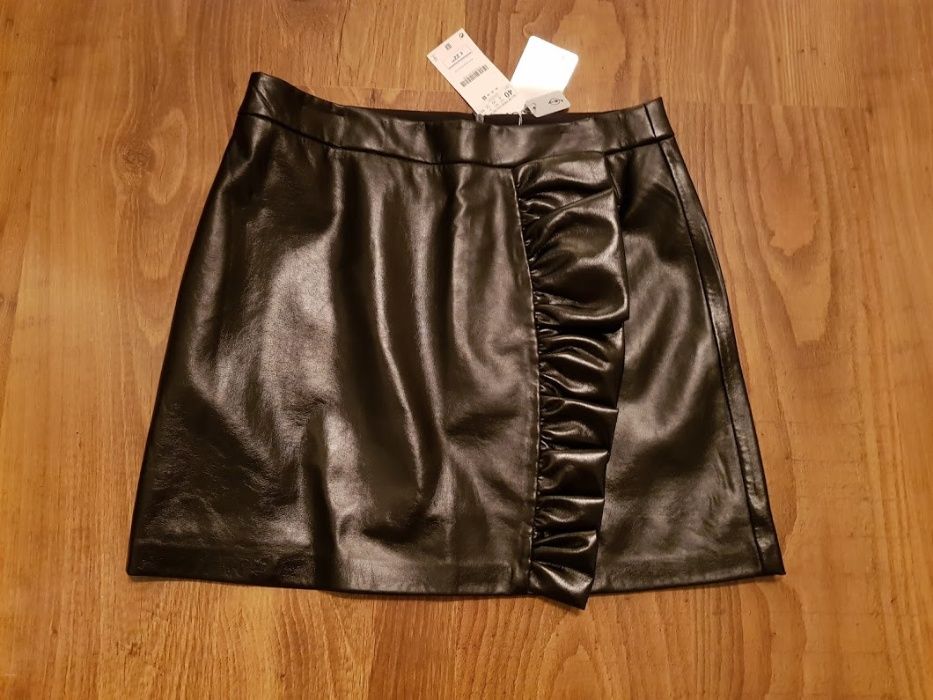 Fusta piele eco Stradivarius,mar 40,merge si 38,noua cu eticheta